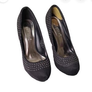 Weat Seal Bailey Heels